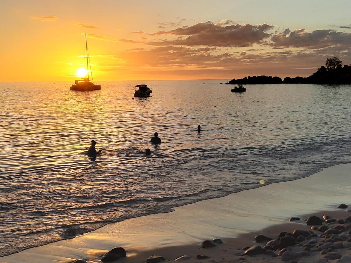 Les Gites Du Domaine De Petite-Anse Bouillante Exterior foto